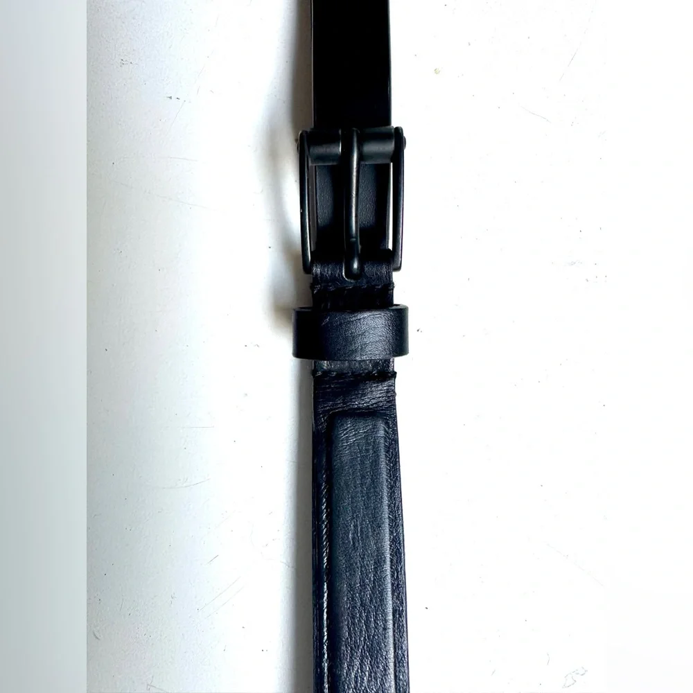 Gucci Black Leather Belt with Monochrome Hardware, damage